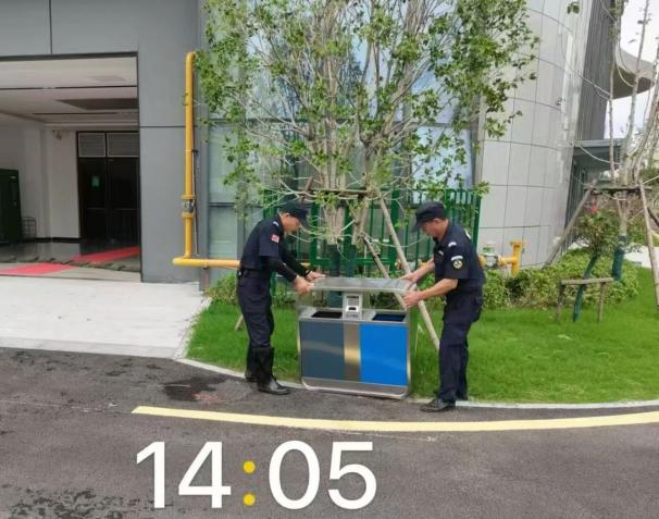 C:/Users/BA/Desktop/風(fēng)雨過(guò)后南京保安迅速行動(dòng)，恢復(fù)安“寧”面貌/4.jpg4