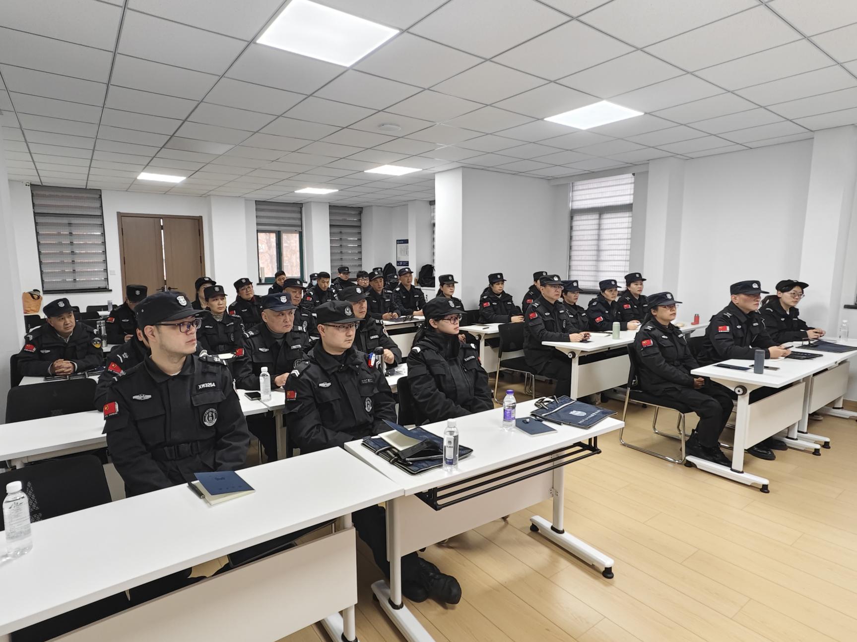 E:/25.12.10后 上傳網(wǎng)站留存/以專業(yè)守護安全 用實戰(zhàn)淬煉本領(lǐng)/照片/0fc0dfaca3d3b45557bc6770db8e8e12.jpg0fc0dfaca3d3b45557bc6770db8e8e12